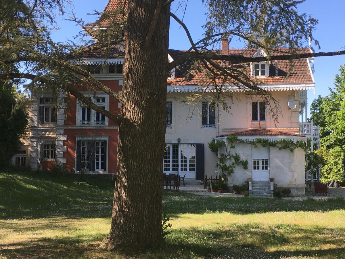 Manoir De L'Epine Bed & Breakfast Saint-Severin Exterior photo