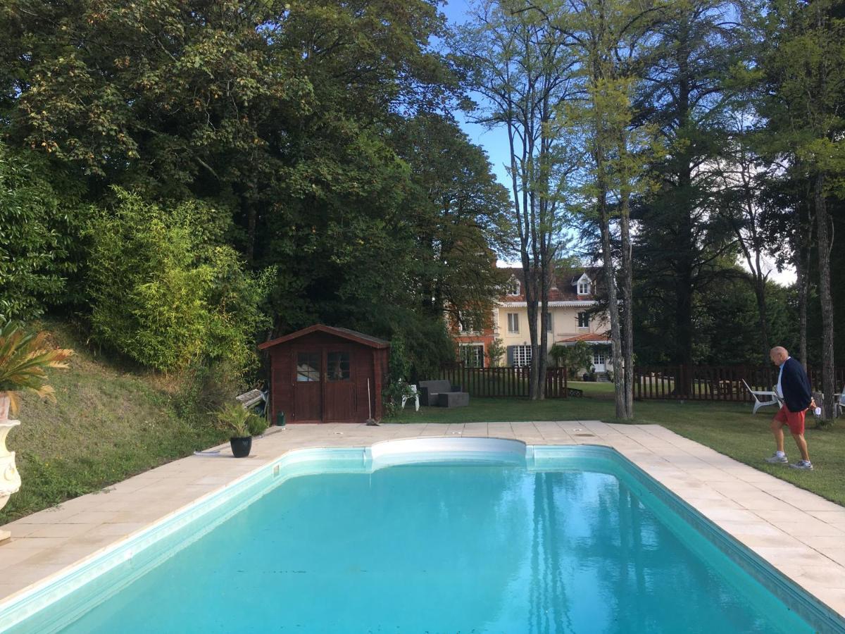 Manoir De L'Epine Bed & Breakfast Saint-Severin Exterior photo