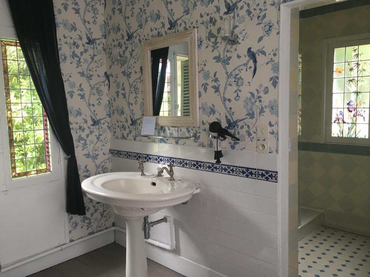 Manoir De L'Epine Bed & Breakfast Saint-Severin Exterior photo